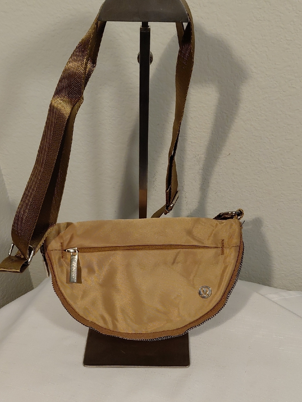 Lululemon Camel Eveeywhere Bag